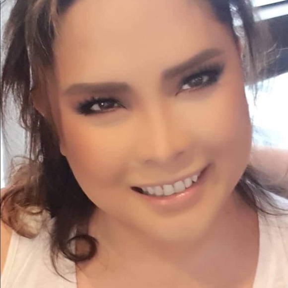 Meet your Posher, Preciosa - Picture 3 of 16